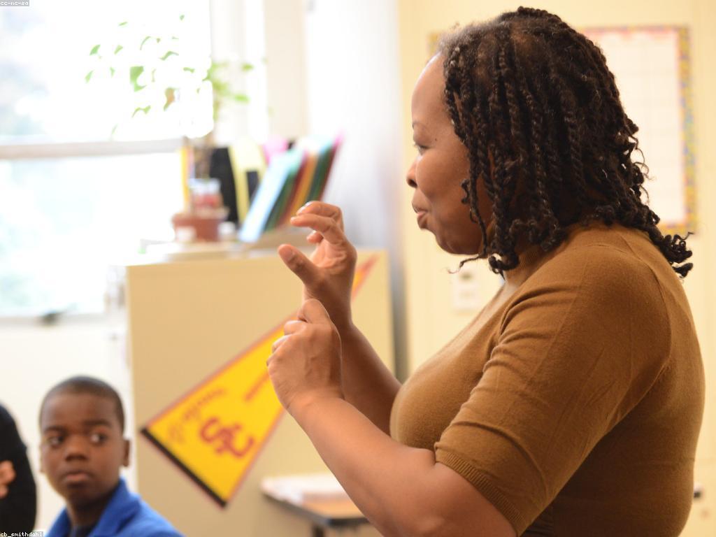 ការពិនិត្យអត្ថបទ: ការសិក្សាអំពីនីតិវិធីនិងគុណភាពនៃការសរសេរ